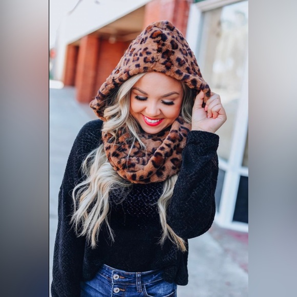 Accessories - Faux Fur Leopard Hooded Scarf